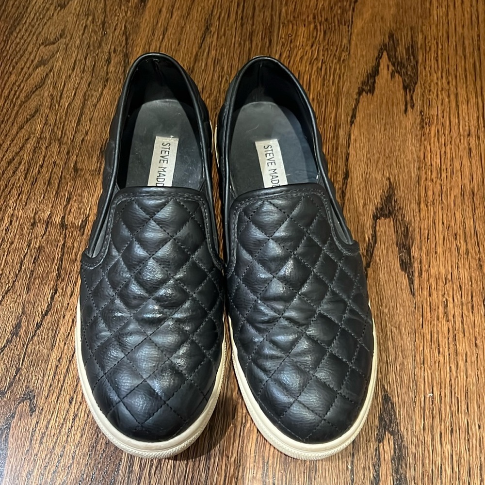 Womens Steve Madden slip on sneakers
